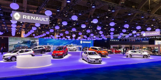 Winch 10 Cable Controlling light balls at the Renault Motor Show 2013/2015