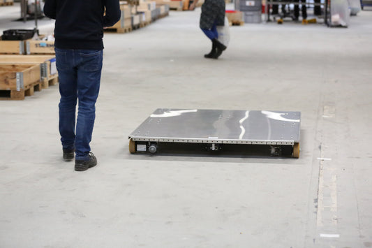 Featured Product - Remote Controlled Platform with 1,4 m x 1,4 m Main Plate